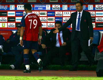 Πρόστιμο σε Χούτο, πρόβλημα με Ρεκόμπα και Κουμορτζί