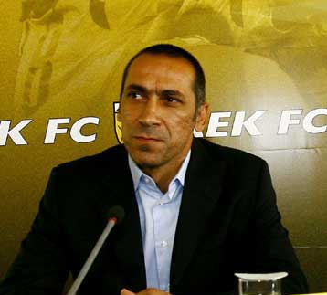 Πλήγμα για το ελληνικό ποδόσφαιρο, χαρακτήρισε ο Δώνης την αποχώρηση του Νικολαΐδη