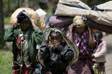 Νέες μάχες στο Κονγκό αναγκάζουν χιλιάδες ανθρώπους να εγκαταλείψουν τα σπίτια τους