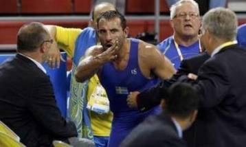 Διετής αποκλεισμό στον Αμπραχαμιάν που άφησε στο ταπί το Ολυμπιακό μετάλλιο