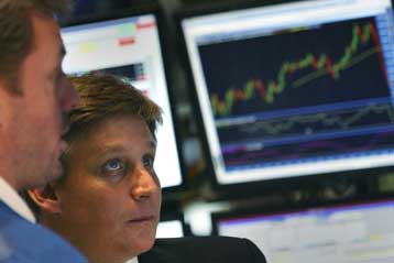 Βουτιά 5% στη Γουόλ Στριτ, καθώς δεν υποχωρεί ο φόβος της ύφεσης