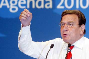 Διαφάνεια και έλεγχο για το χρηματοπιστωτικό σύστημα ζητά ο Γκέρχαρντ Σρέντερ