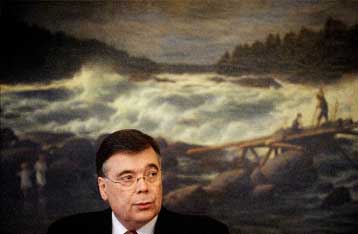 Οικονομική βοήθεια 6 δισ. δολαρίων παίρνει από ομάδα χωρών η Ισλανδία