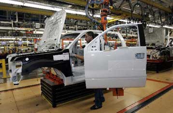 Ζημίες 129 εκατ. δολαρίων για την Ford στο γ΄τρίμηνο, απολύει το 10% του προσωπικού