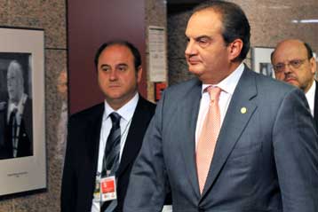 Αυστηρό μήνυμα πρωθυπουργού προς τις τράπεζες να επιδείξουν κοινωνική ευαισθησία