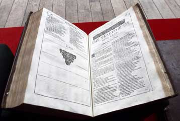 Σπάνιες εκδόσεις έργων του Σαίξπηρ δωρίζει συλλέκτης σε θέατρο του Λονδίνου