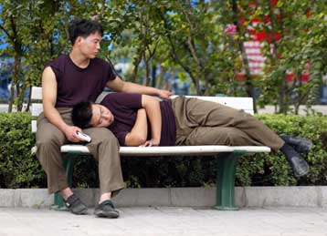 «Πάραθυρο» για τα ομόφυλα ζευγάρια στο Σύμφωνο Ελεύθερης Συμβίωσης