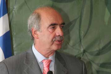 Στη σκιά της συντριβής του Apache, ο εορτασμός του προστάτη της Αεροπορίας