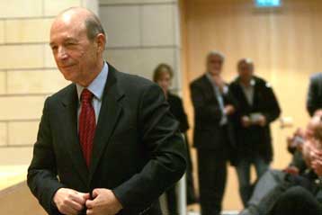 Προτάσεις κατά της Κρίσης παραθέτει στο νέο βιβλίο του ο Κ.Σημίτης