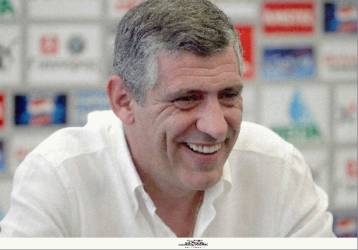 Τον Ολυμπιακό σκέφτεται ο Σάντος, με τις βουτιές και τον Παμπορίδη τα έβαλε ο Λίνεν