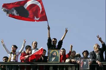 Διαδήλωση Αλεβιτών στην Αγκυρα υπέρ του κοσμικού χαρακτήρα του κράτους