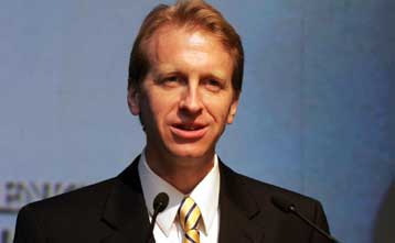 Θα στηρίξουμε τη λύση που θα συμφωνήσουν Ελλάδα και ΠΓΔΜ, λέει ο Ντ.Σπέκχαρντ