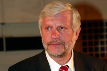 Θα συνεχίσω να εκφράζω τους πολίτες, λέει ο Π.Τατούλης μετά τη διαγραφή του