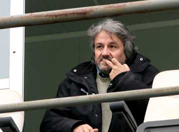 Ο Κομπότης… έτριξε τα δόντια στους παίκτες του Λεβαδειακού