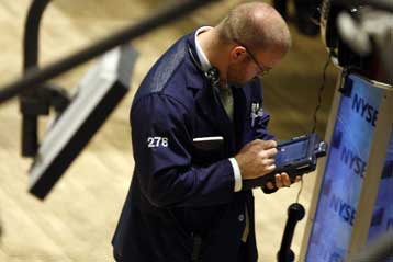 Υποχώρηση στη Νέα Υόρκη, αλλά κέρδη στην Ευρώπη με το άνοιγμα της εβδομάδας