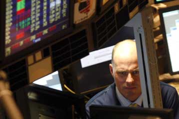 «Βαθύ κόκκινο» έδειξαν οι δείκτες στην Ευρώπη την Τρίτη