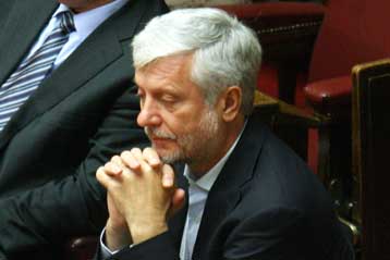 «Δεν φεύγω», απαντά ο Π.Τατούλης στις πιέσεις για παραίτηση