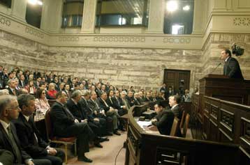 Προβληματισμός σε κορυφαία κυβερνητικά στελέχη για το σενάριο εκλογών την Ανοιξη