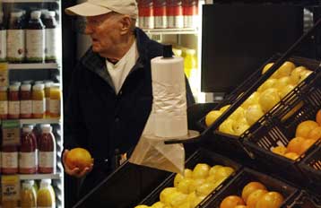 Η Κομισιόν αποσύρει κανονισμούς που απαγορεύουν την πώληση «άσχημων» φρούτων