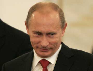 Σε τροχιά Κρεμλίνου ο Πούτιν, ο οποίος στηρίζει την παράταση της προεδρικής θητείας