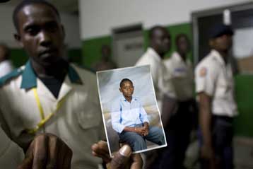 Μερική κατάρρευση και δεύτερου σχολικού κτιρίου στην Αϊτή