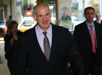 Νομοθετικές ρυθμίσεις για τη μείωση των επιτοκίων ζητά το ΠΑΣΟΚ