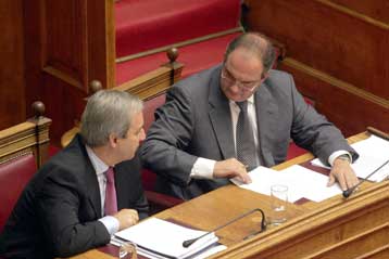 Πακέτο στήριξης των οικονομικά ασθενέστερων μελετά η κυβέρνηση