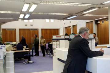 Δράσεις κατά της πολιτικής των τραπεζών από ΣΥΡΙΖΑ, καταναλωτικές οργανώσεις