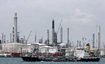 Προς τα κάτω αναθεωρεί -ξανά- η ΙΕΑ τις προβλέψεις για τη ζήτηση πετρελαίου το 2009