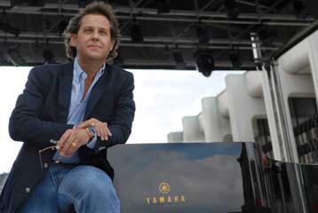 Ο Αλέν Λεφέβρ στον Κύκλο των Μεγάλων Ερμηνευτών του ΜΜΑ