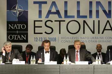 «Νέα πυρκαγιά στο Ράιχσταγκ» τυχόν ΝΑΤΟϊκή ένταξη Ουκρανίας-Γεωργίας, λέει η Μόσχα