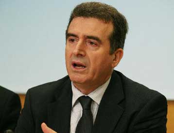 Η κυβέρνηση αφήνει ακέφαλη την ΔΕΗ σε μία κρίσιμη συγκυρία, λέει το ΠΑΣΟΚ