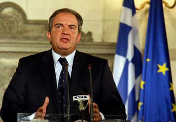 Συνένωση δυνάμεων για την αντιμετώπιση της κρίσης, προτείνει ο πρωθυπουργός