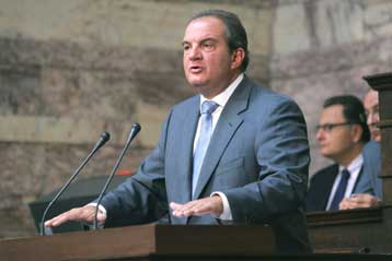 Μειωμένες κατά 15% οι εξοπλιστικές δαπάνες το 2009, απαντά στο ΣΥΡΙΖΑ ο Κ.Καραμανλής