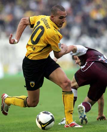 Ο Τζιμπούρ στην αποστολή της ΑΕΚ ενόψει Πανσερραϊκού