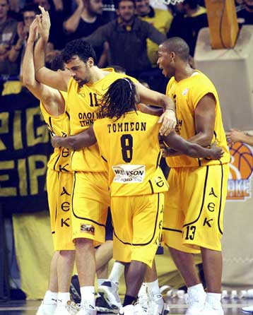 Απάντηση ΑΕΚ σε Πανιώνιο με… οπτικές ψευδαισθήσεις