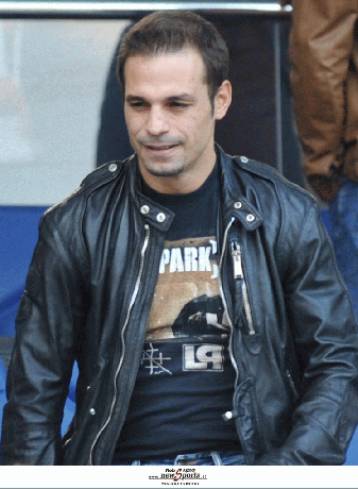 Ο Ντέμης θα είναι στο εξωτερικό, όταν θα τον τιμά η ΕΠΟ