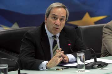 Αλλαγές στο ελληνικό σχέδιο για τις τράπεζες ζητά η ΕΕ