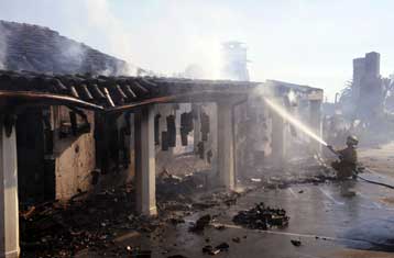 Ανεξέλεγκτες μαίνονται οι πυρκαγιές στην Καλιφόρνια