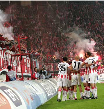 Ο Ολυμπιακός κυρίαρχος στη «μονομαχία» των πρωτοπόρων κερδίζοντας τον ΠΑΟΚ 2-0