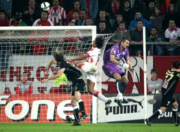 Οι πρωταθλητές νίκησαν 2-0 τον ΠΑΟΚ και πάτησαν «γκάζι» στην κορυφή