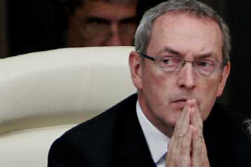 Δραστική μείωση των αμυντικών δαπανών σχεδιάζει το Λονδίνο