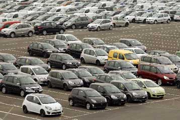 Μείωση 25% στην παραγωγή της έως το τέλος του 2008 ανακοίνωσε η Renault