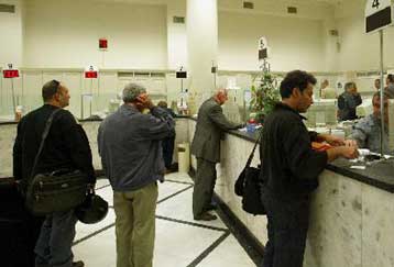 Στη φάση των διαβουλεύσεων το σχέδιο στήριξης των τραπεζών, λέει η Κομισιόν