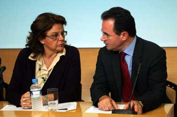 «Όχι» του ΠΑΣΟΚ στο κυβερνητικό πακέτο των 28 δισ. ευρώ προς τις τράπεζες