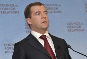 Ευκαιρία για βελτίωση των σχέσεων με τις ΗΠΑ διαβλέπει ο Μεντβέντεφ μετά την εκλογή Ομπάμα