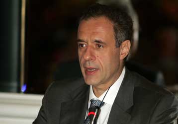 Καμία τράπεζα δεν αντιμετωπίζει πρόβλημα φερεγγυότητας, τονίζει ο Χρ.Γκόρτσος της ΕΕΤ