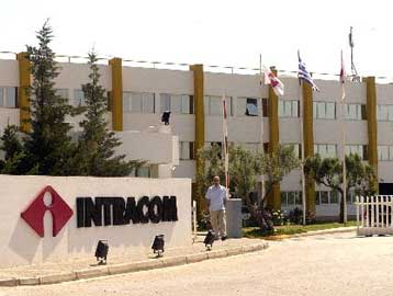 Σε περικοπές θέσεων εργασίας και «πάγωμα» μισθών προχωρά ο όμιλος Intracom