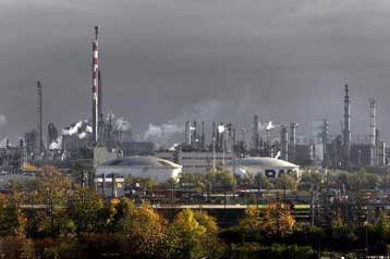 Η γερμανική BASF κλείνει προσωρινά 80 εργοστάσια, επηρεάζονται 20.000 θέσεις εργασίας