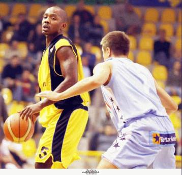 Το Μαρούσι άντεξε στην αντεπίθεση της Ολύμπιας και προκρίθηκε